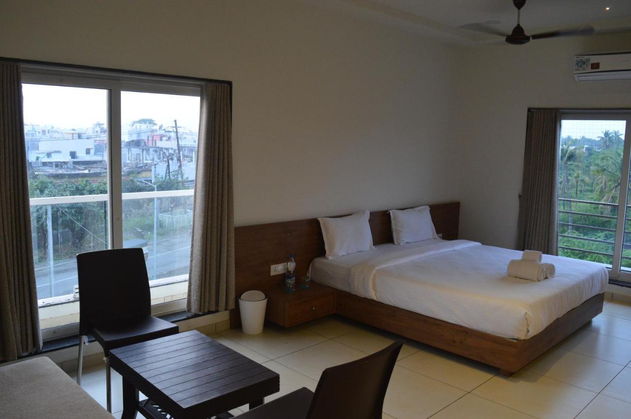 Hotel Revive Veraval Exteriér fotografie
