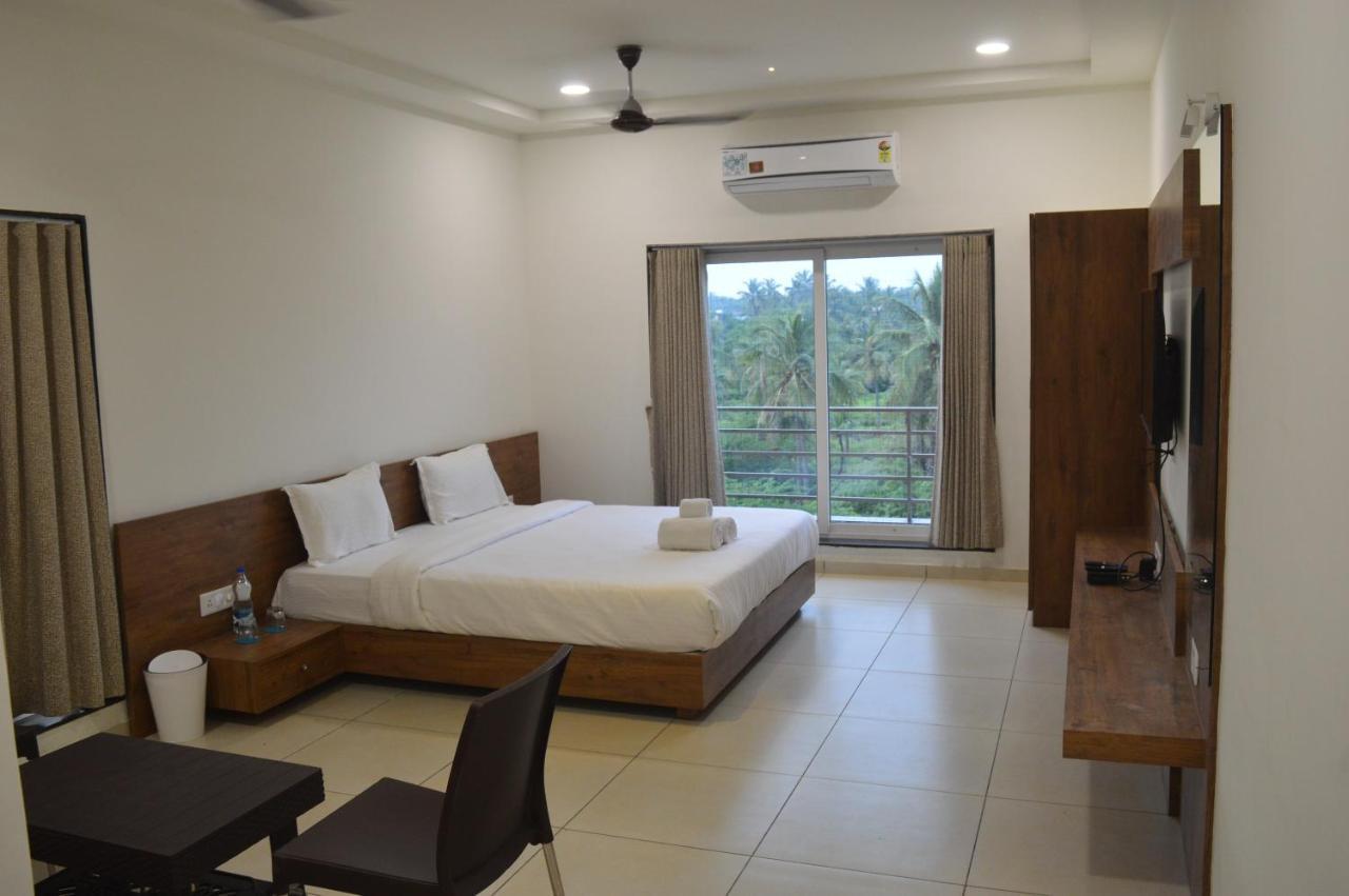 Hotel Revive Veraval Exteriér fotografie